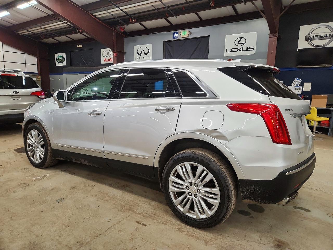 2018 Cadillac Xt5 Premium Luxury - Image 2