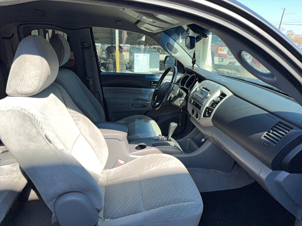 2011 Toyota Tacoma Access Cab - Image 5