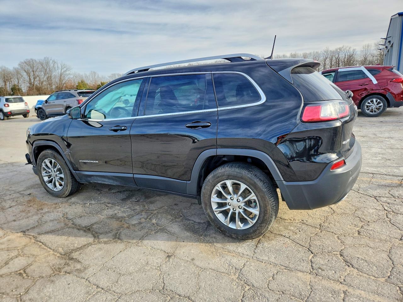 2019 Jeep Cherokee Latitude Plus - Фото 2