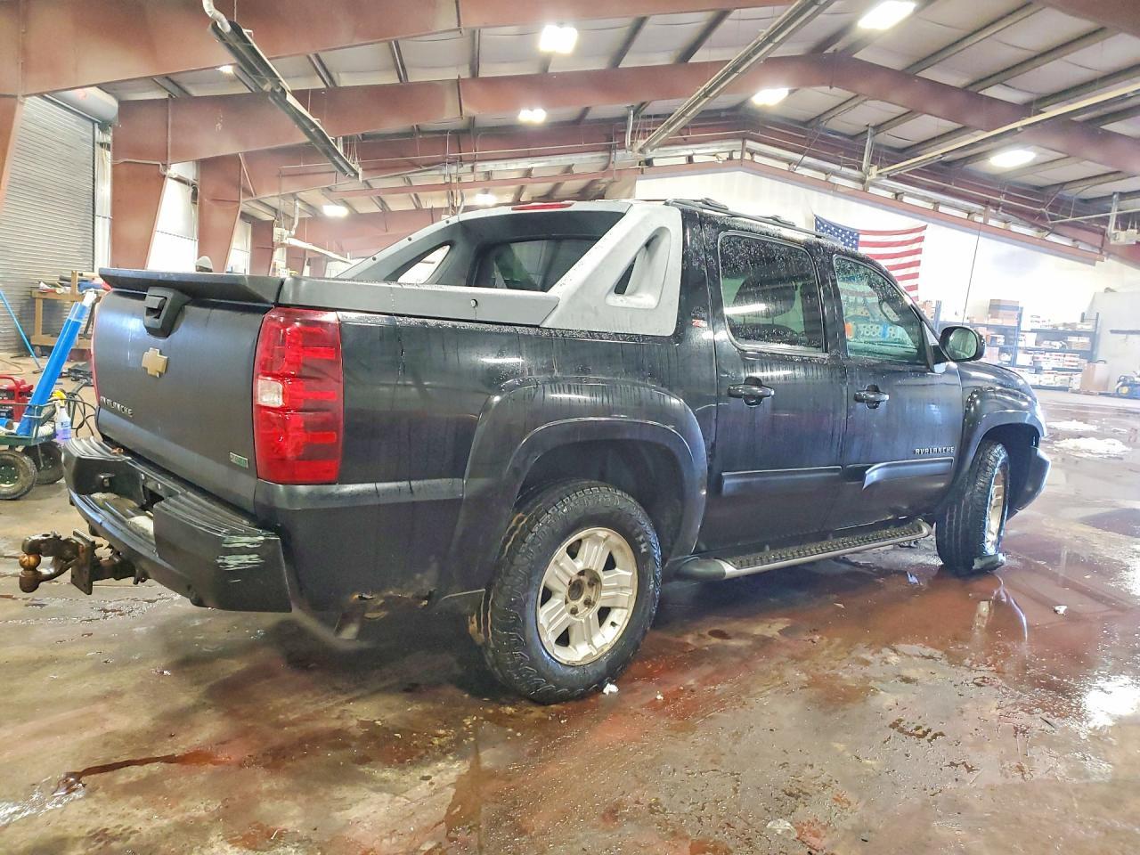 2011 Chevrolet Avalanche Lt - Image 3