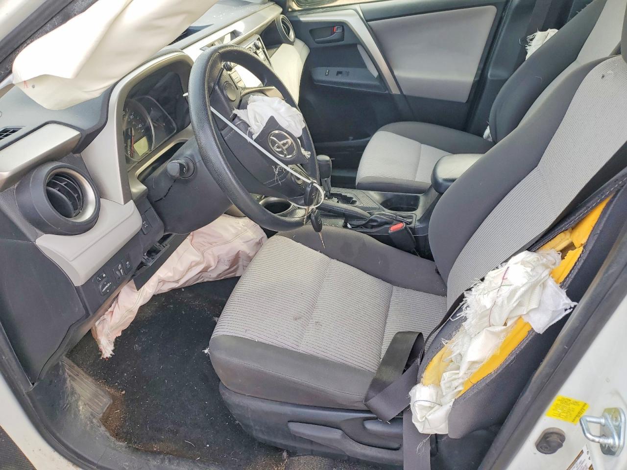 2015 Toyota Rav4 Le - Image 7
