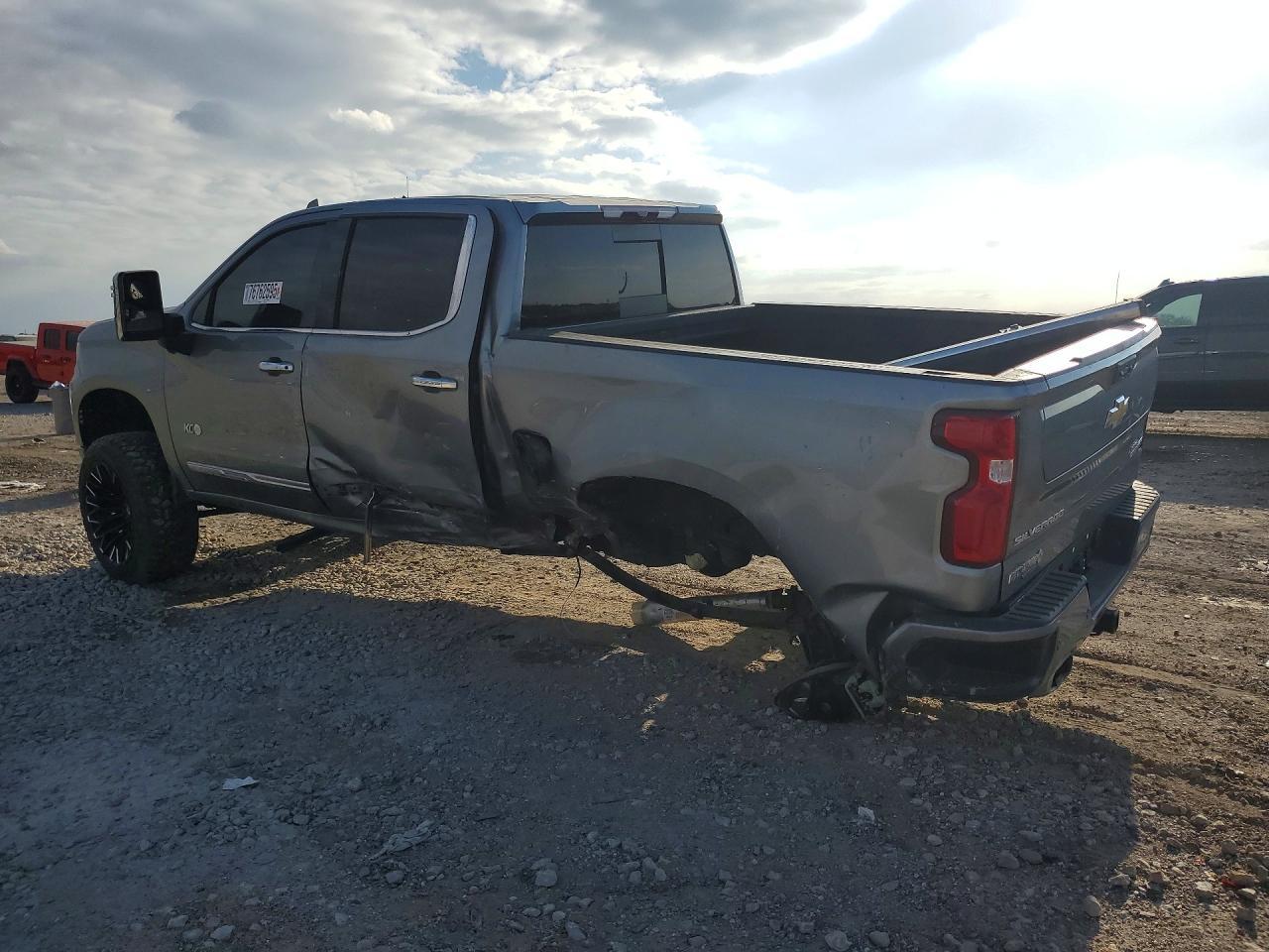2024 Chevrolet Silverado K1500 High Country - Фото 2