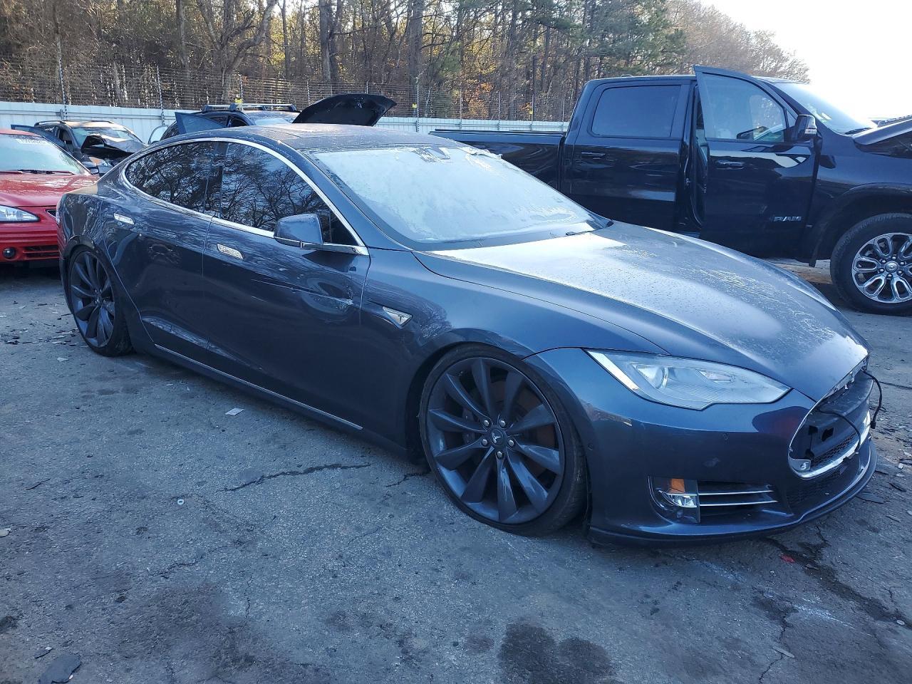2016 Tesla Model S - Image 4