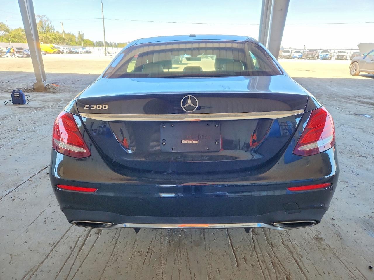 2017 Mercedes-Benz E 300 - Image 6