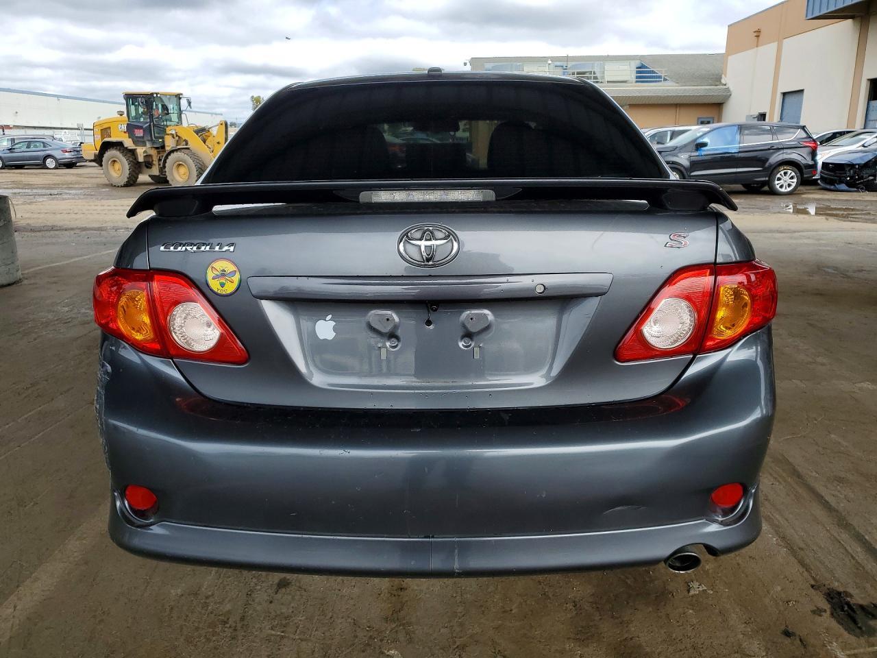 2010 Toyota Corolla Base - Фото 6