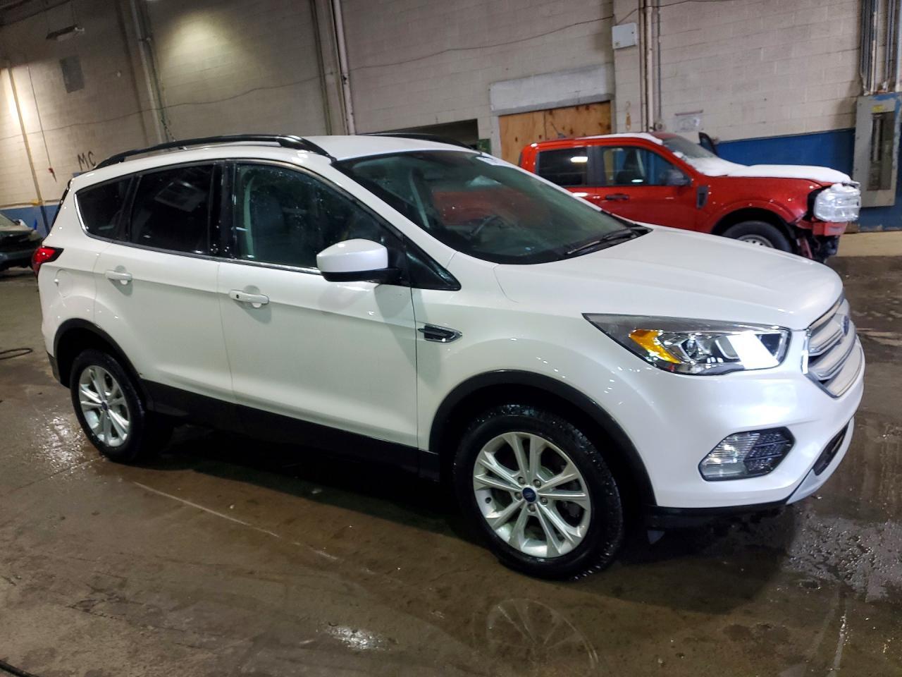 2019 Ford Escape Sel - Фото 4