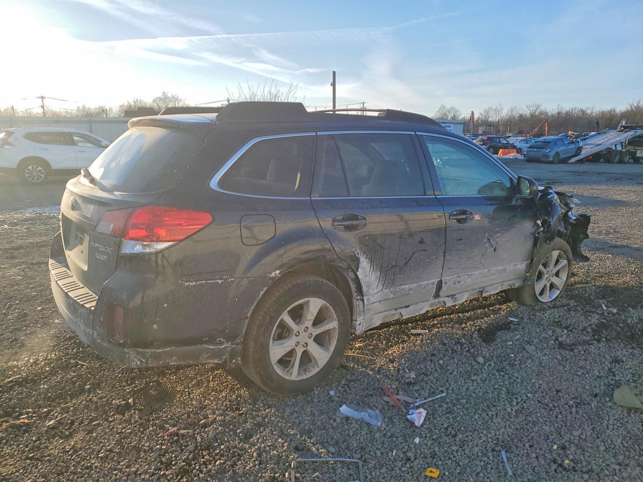 2013 Subaru Outback 2.5I Premium - Image 3