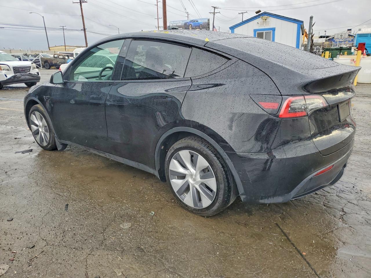 2021 Tesla Model Y - Image 2