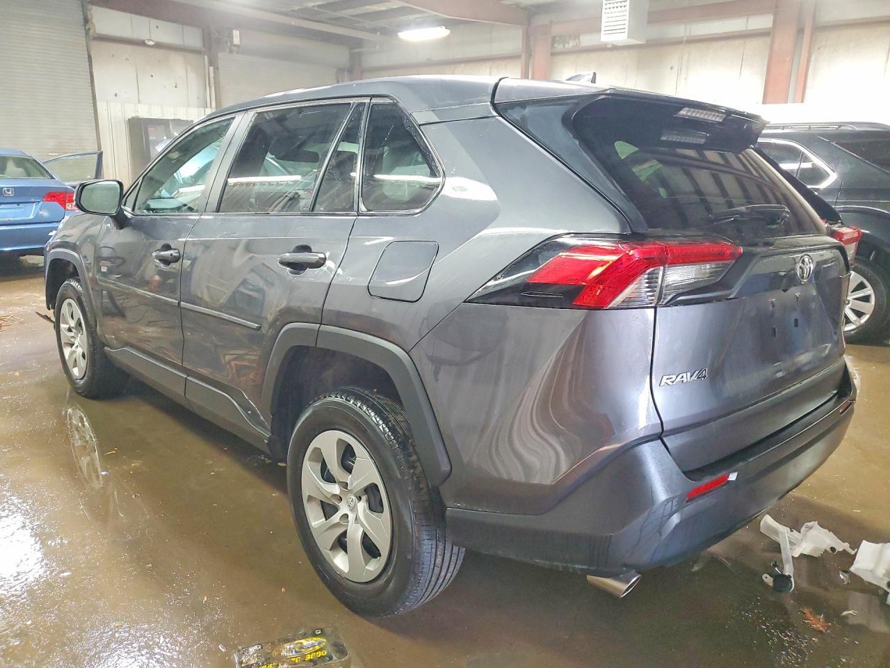 2022 Toyota Rav4 Le - Фото 2