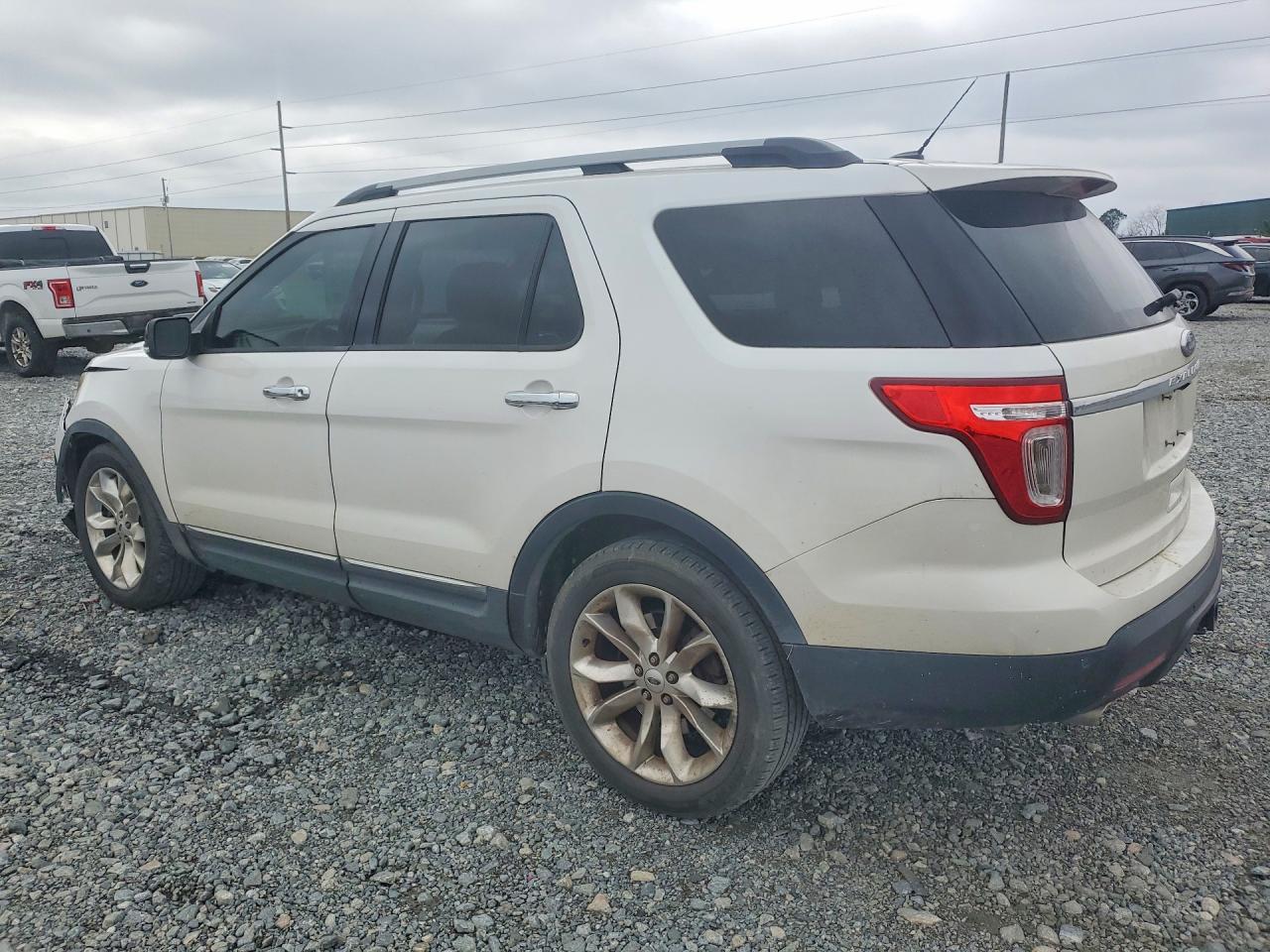 2014 Ford Explorer Xlt - Image 2