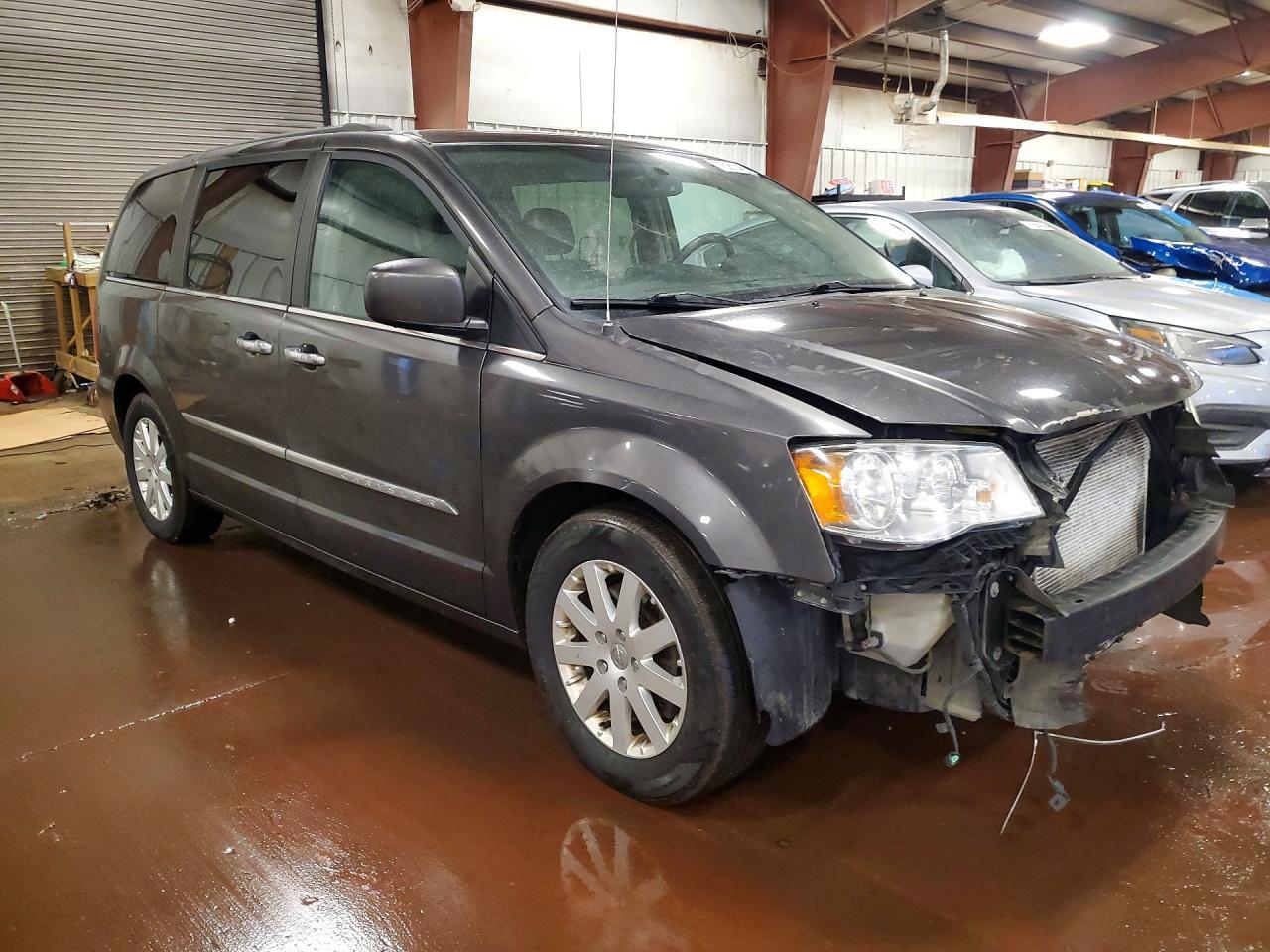 2016 Chrysler Town & Country Touring - Image 4