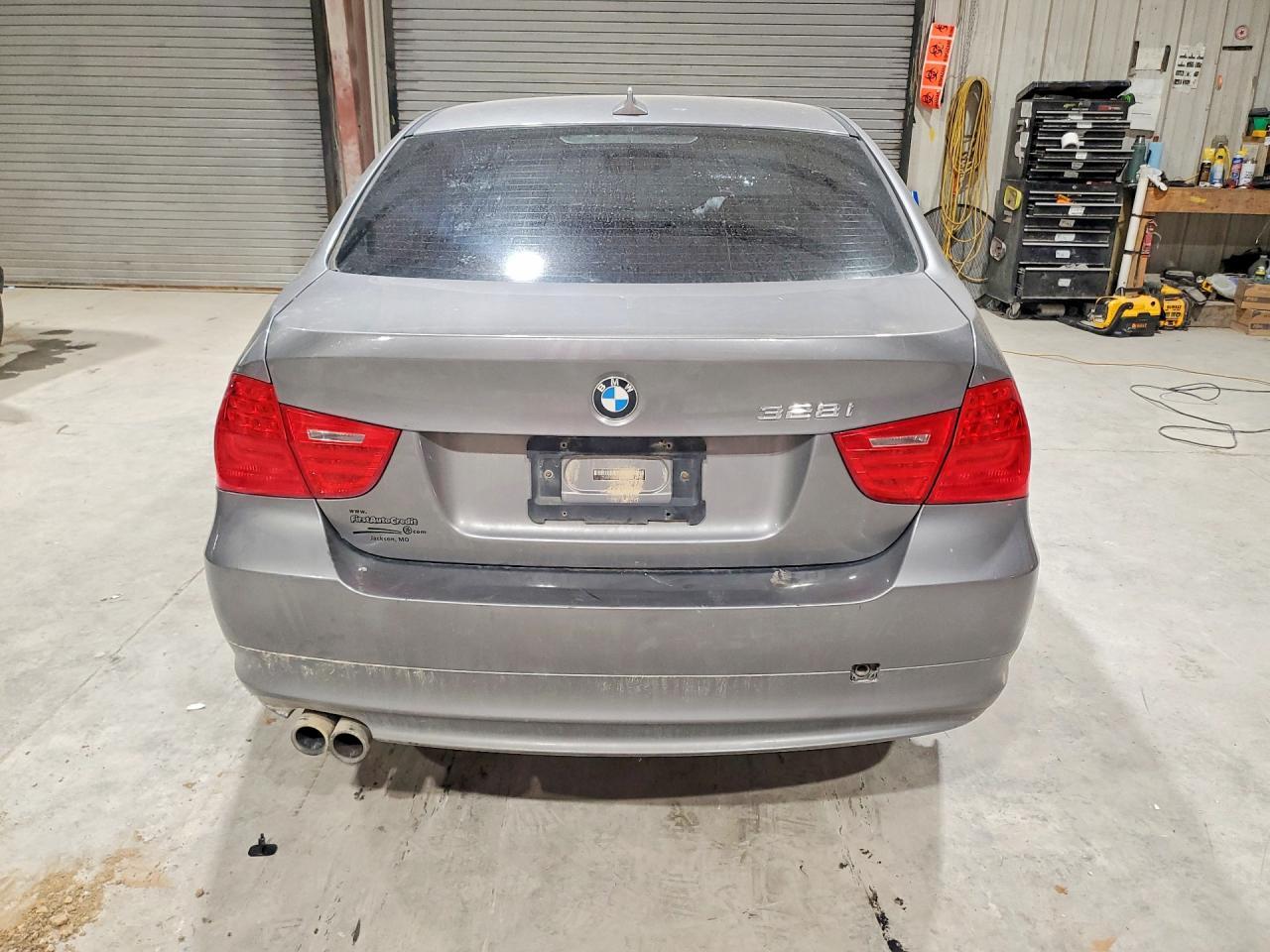 2011 BMW 328 I - Image 6