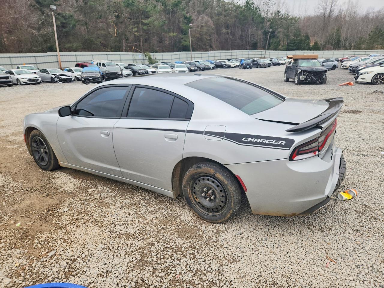 2020 Dodge Charger Sxt - Image 2
