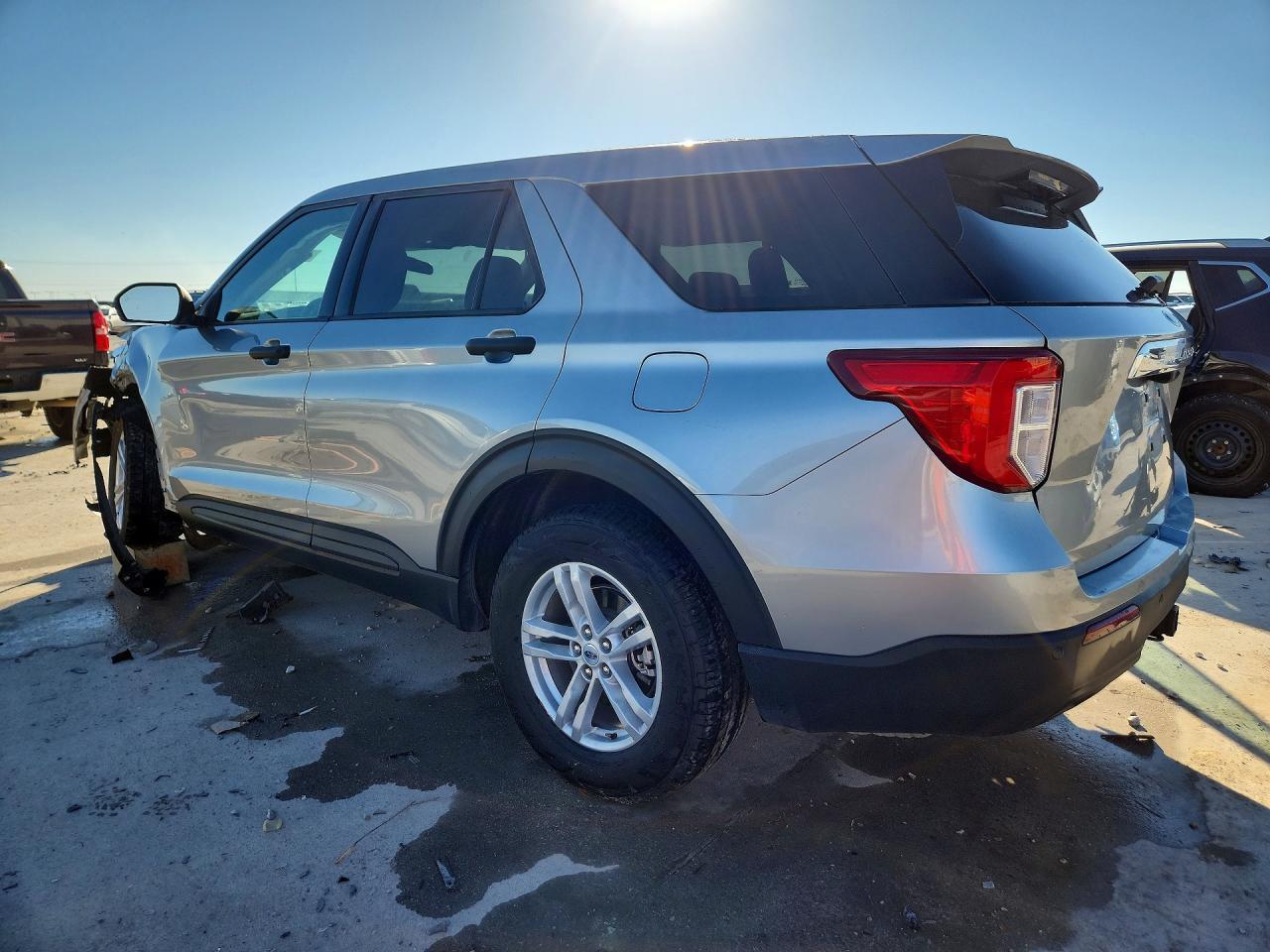 2023 Ford Explorer - Image 2