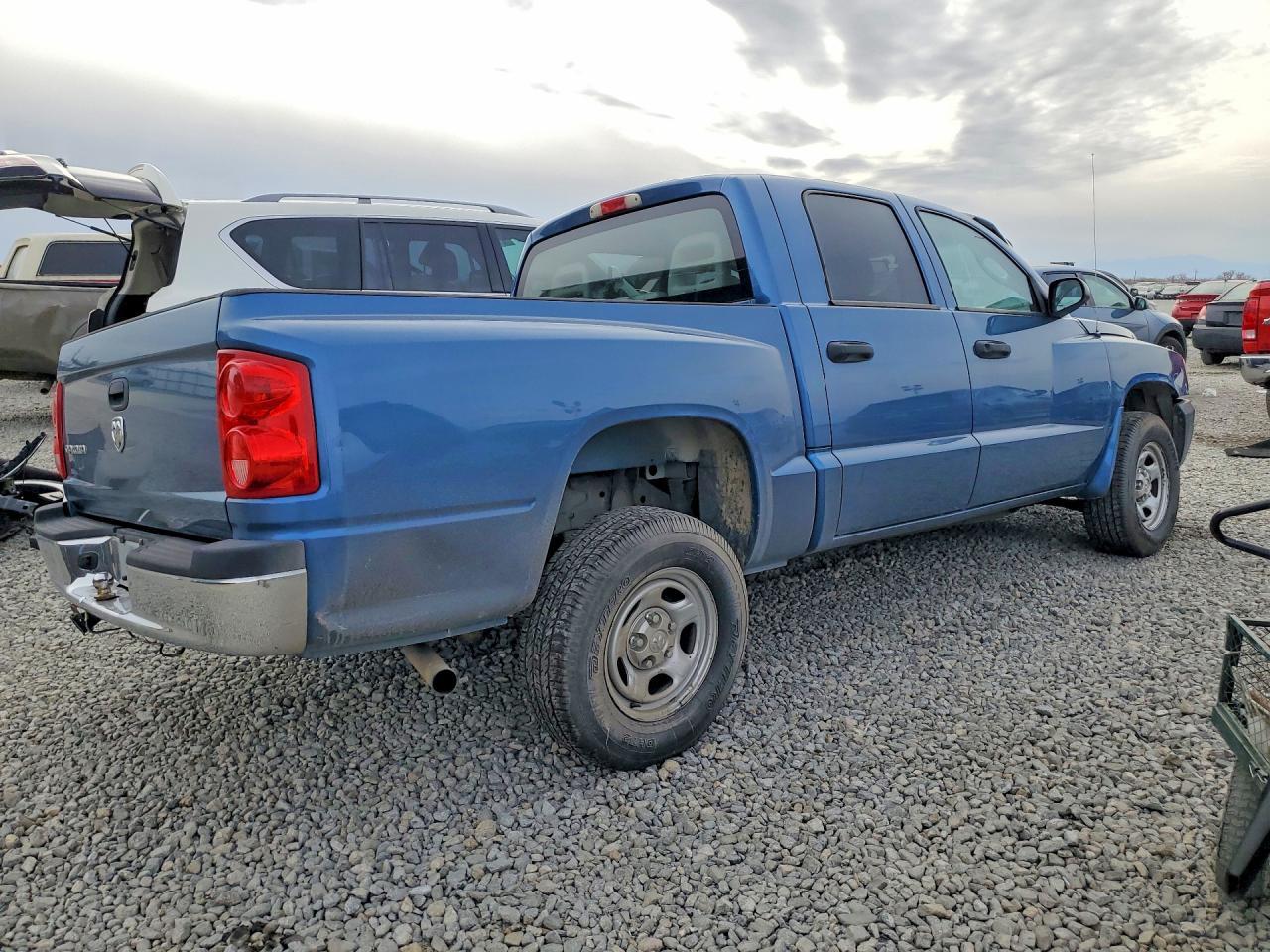 2006 Dodge Dakota Quad - Image 3