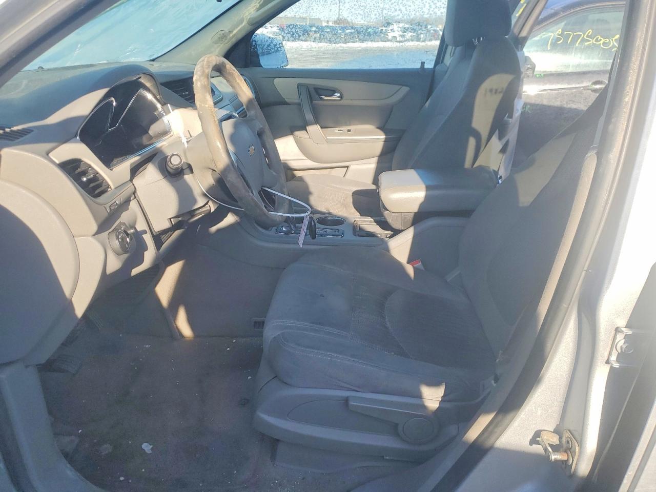 2017 Chevrolet Traverse Ls - Фото 7