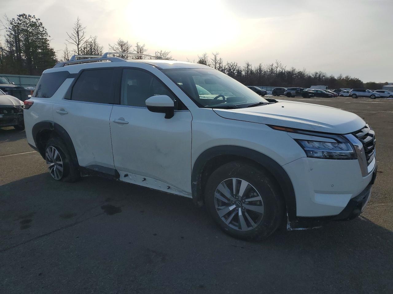 2023 Nissan Pathfinder Sl - Image 4