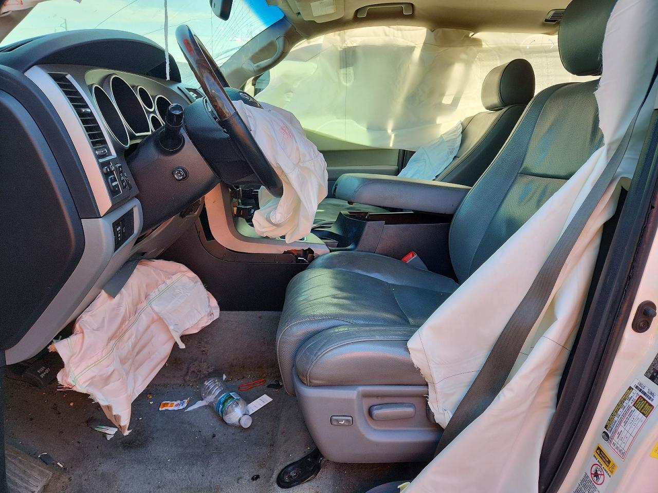 2010 Toyota Sequoia Platinum - Image 7