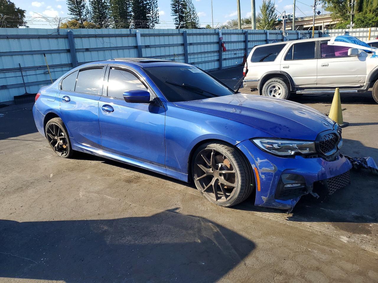 2019 BMW 330Xi - Фото 4