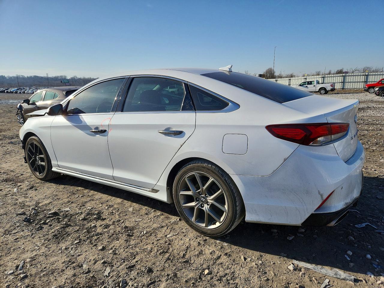 2018 Hyundai Sonata Sport - Фото 2