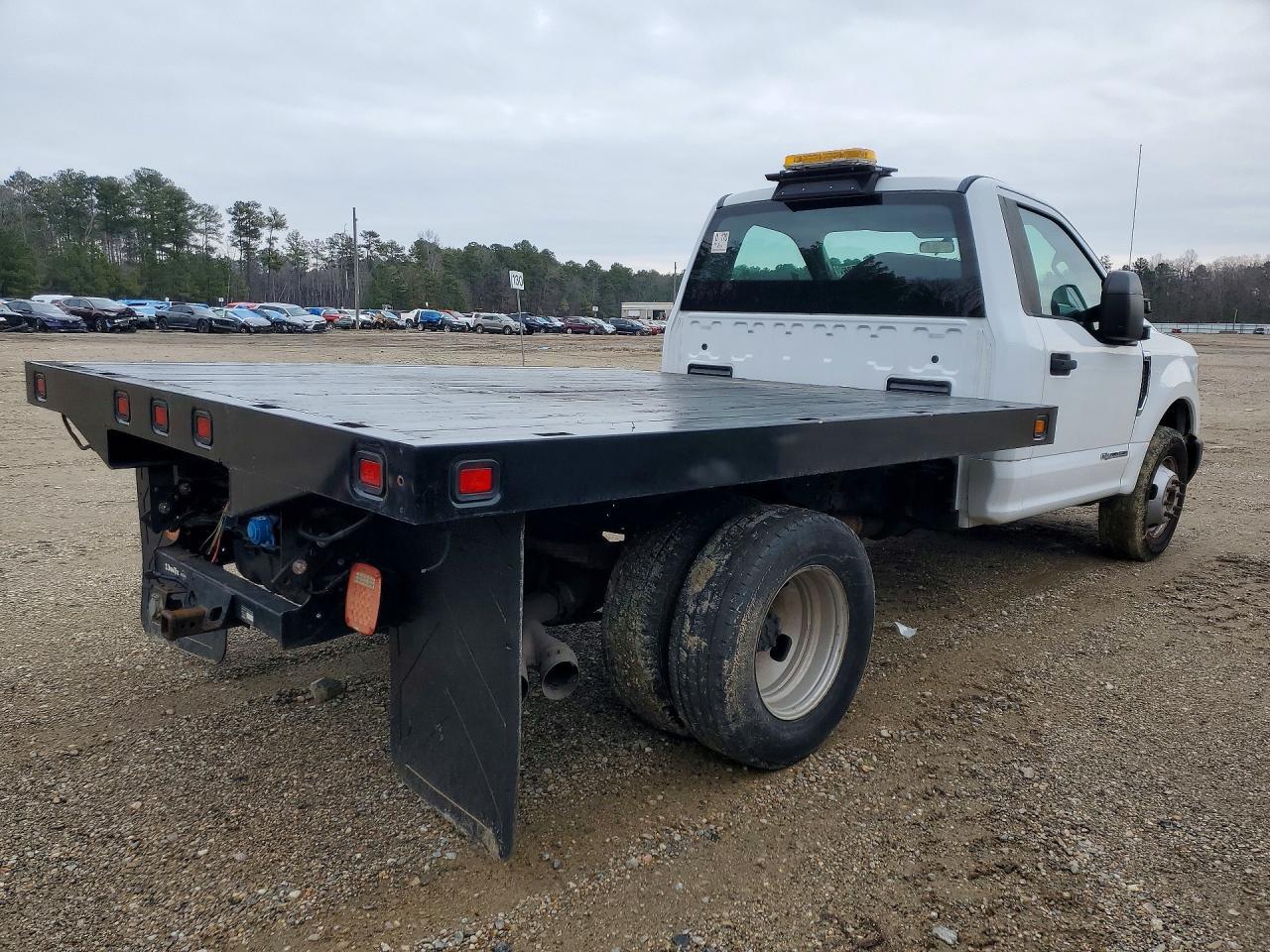 2017 Ford F350 Super Duty Flatbed Truck - Фото 3