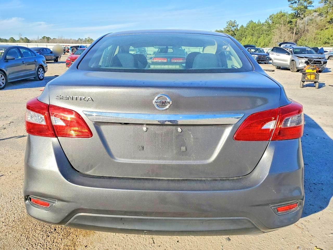 2019 Nissan Sentra - Фото 6