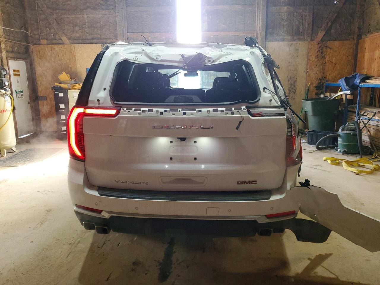 2025 GMC Yukon Denali - Фото 6