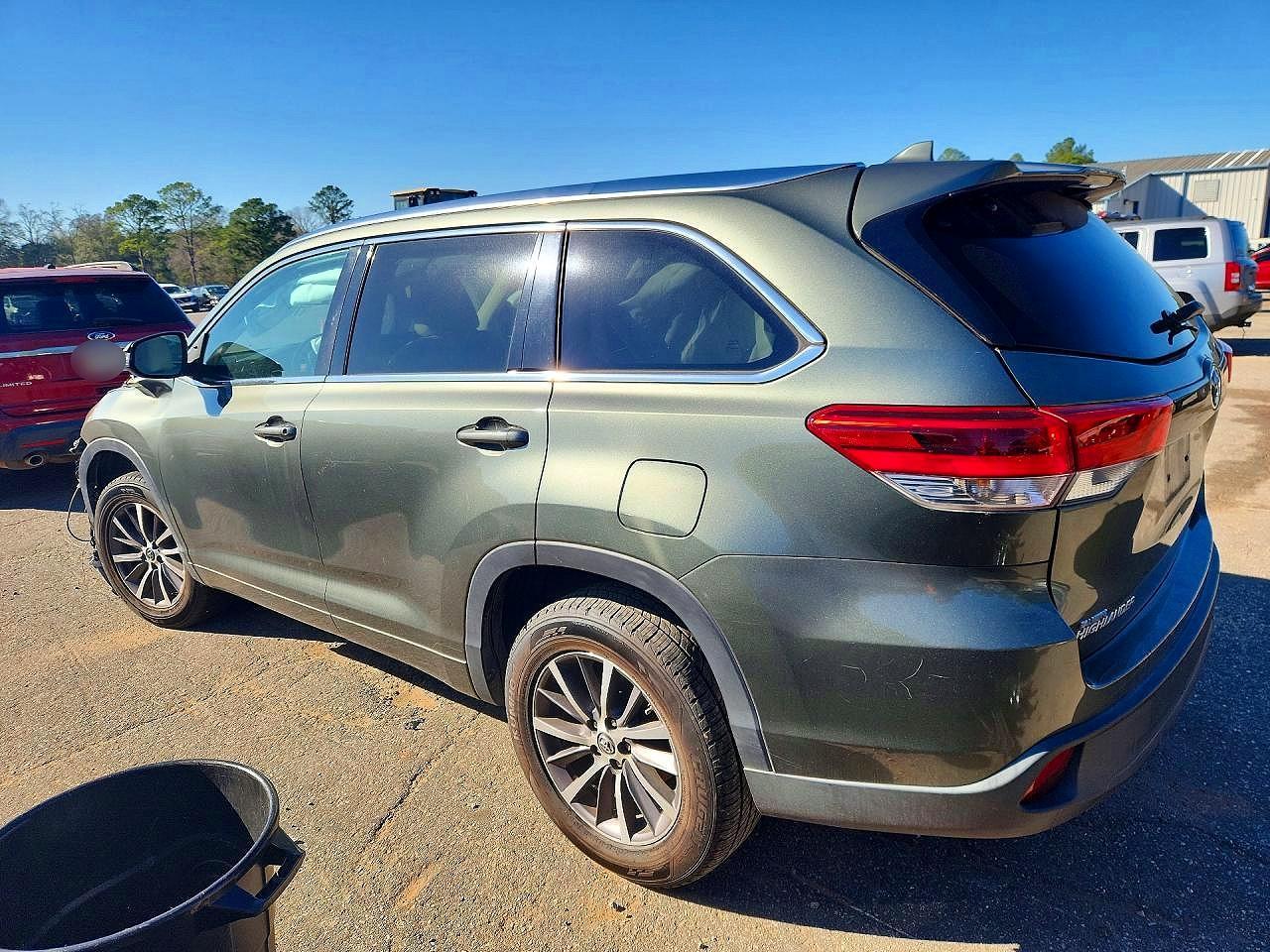 2018 Toyota Highlander Se - Фото 2