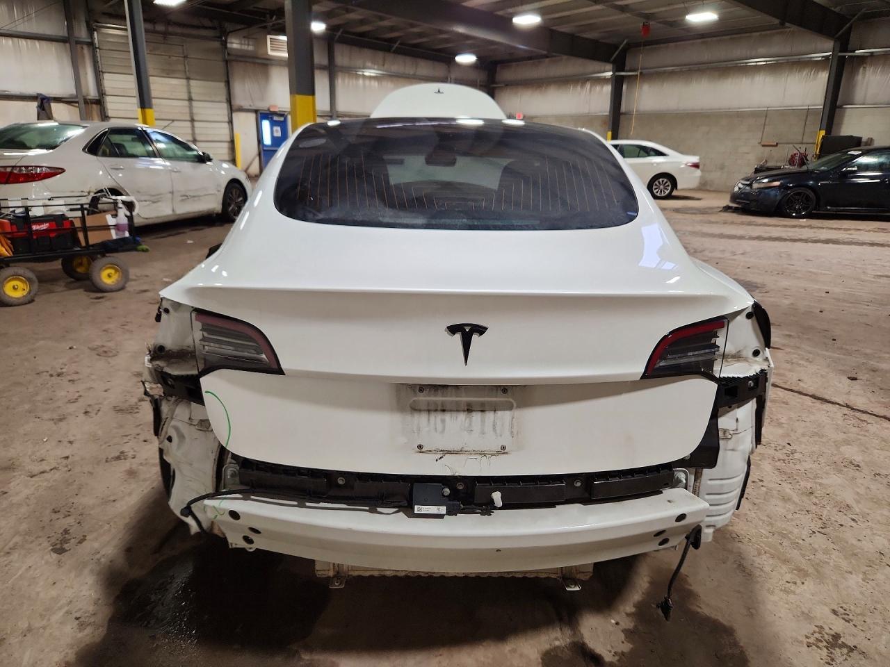 2018 Tesla Model 3 - Фото 6