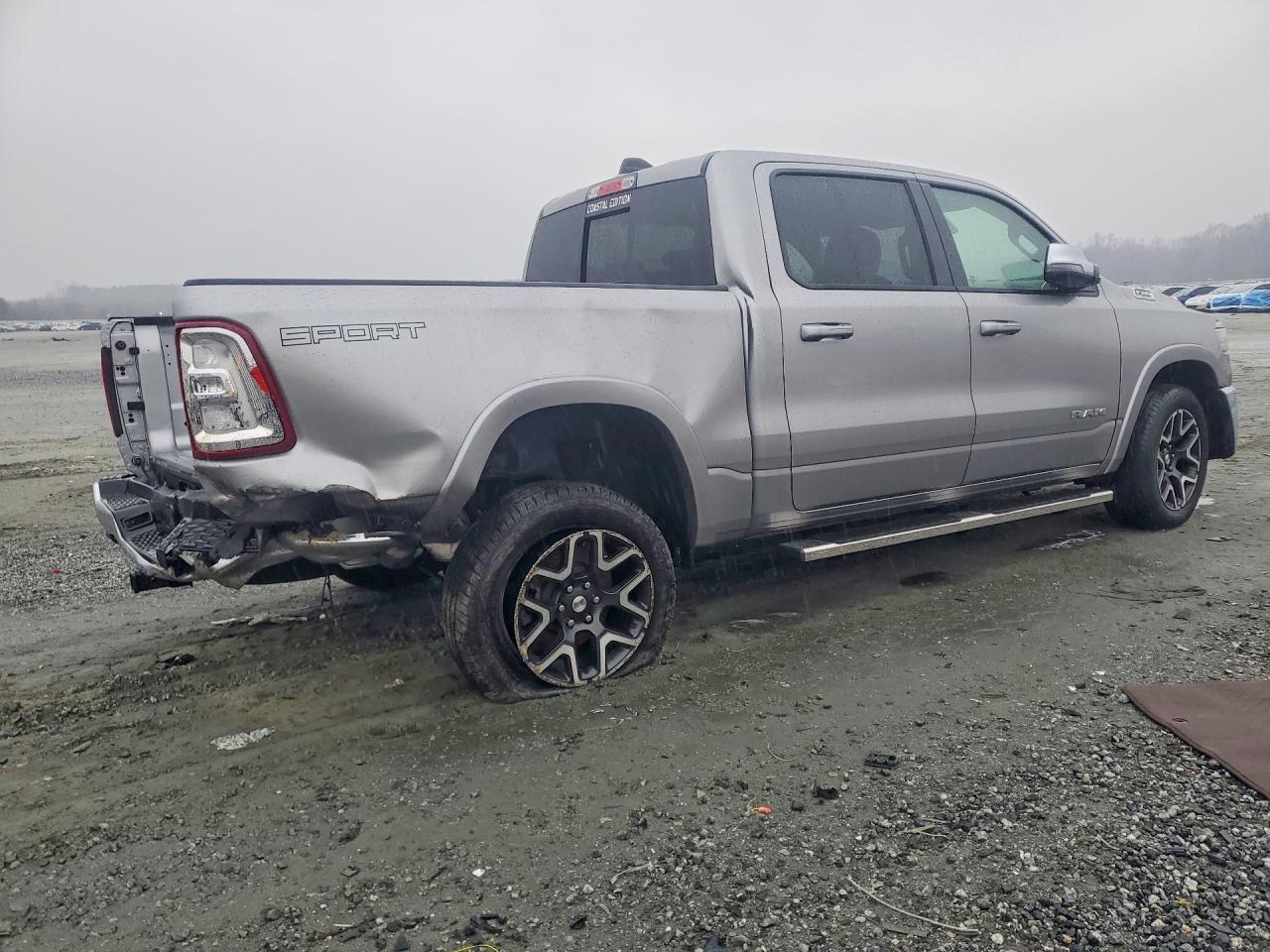 2025 Dodge 1500 Laramie - Фото 3