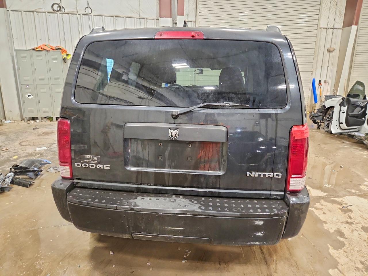 2011 Dodge Nitro Heat - Image 6