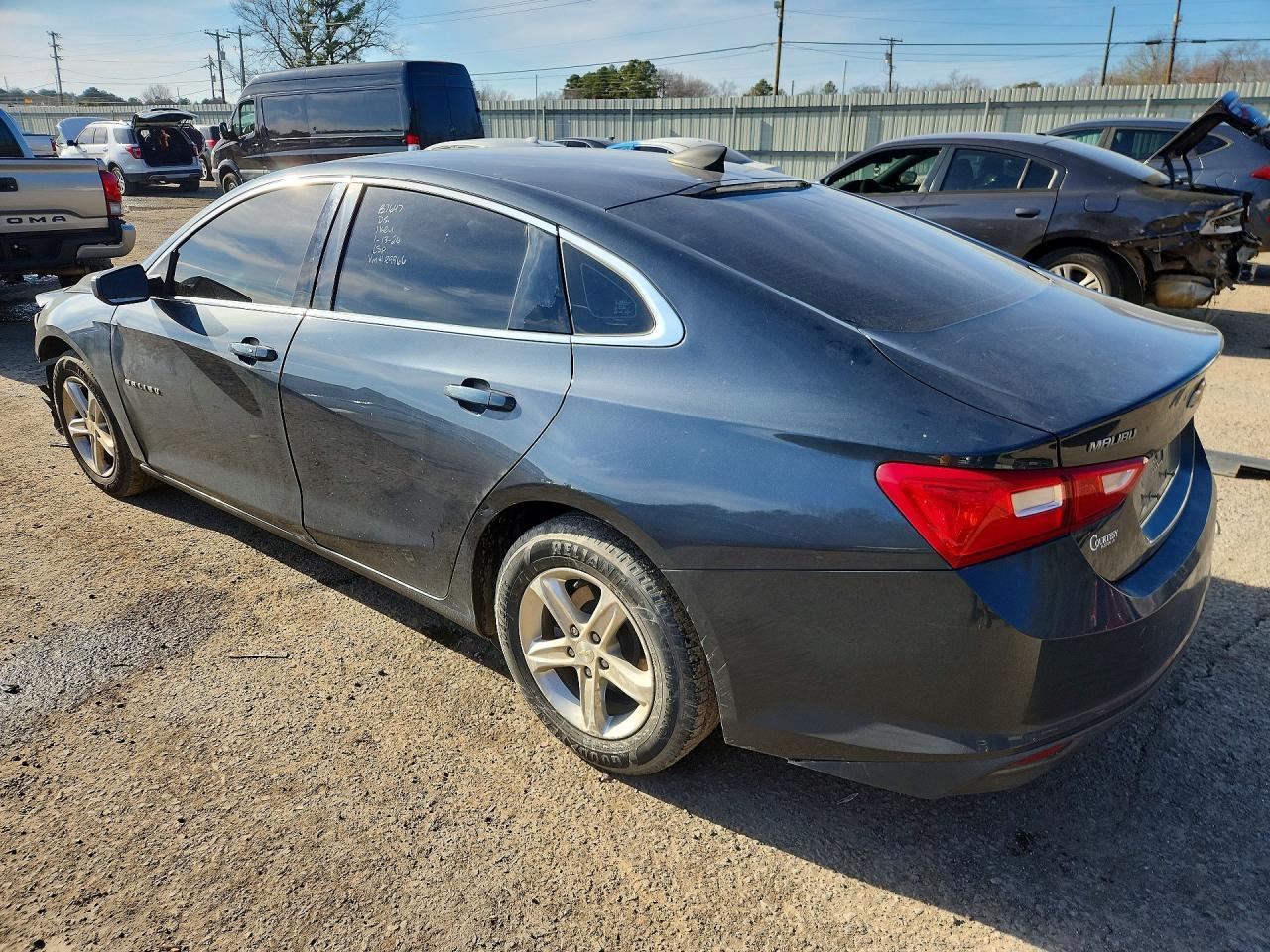 2020 Chevrolet Malibu Ls - Фото 2