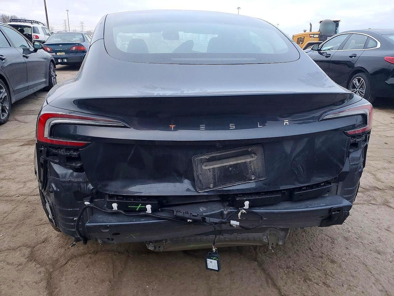 2024 Tesla Model 3 - Фото 6