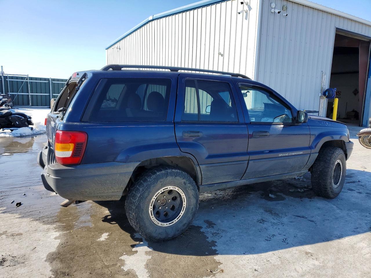 2004 Jeep Grand Cherokee Laredo - Image 3