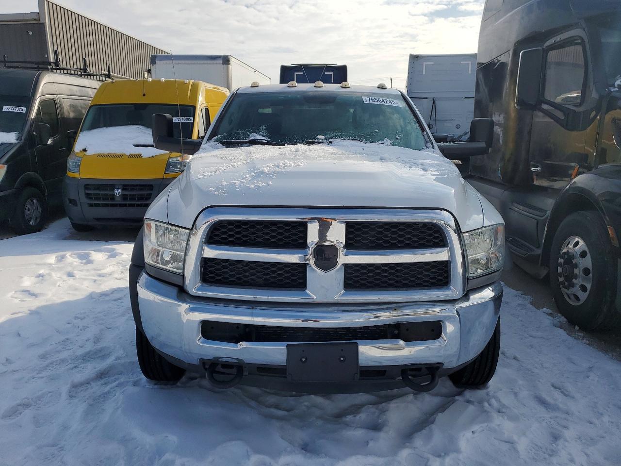 2018 Ram 5500 Truck Cab And Chassis - Image 5