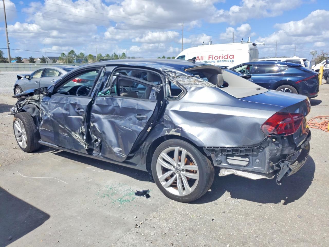 2019 Volkswagen Passat Wolfsburg - Image 2