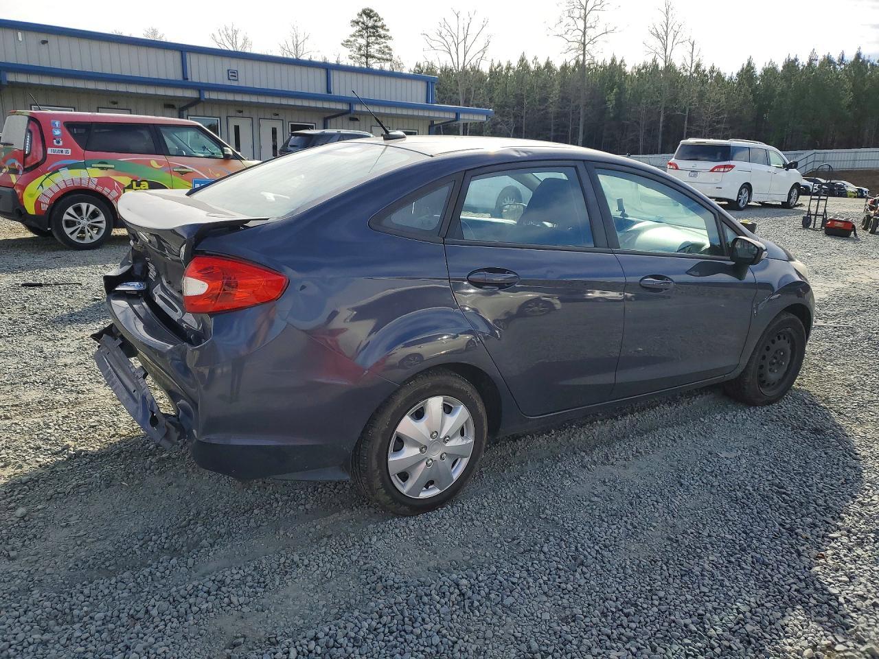 2013 Ford Fiesta Se - Image 3