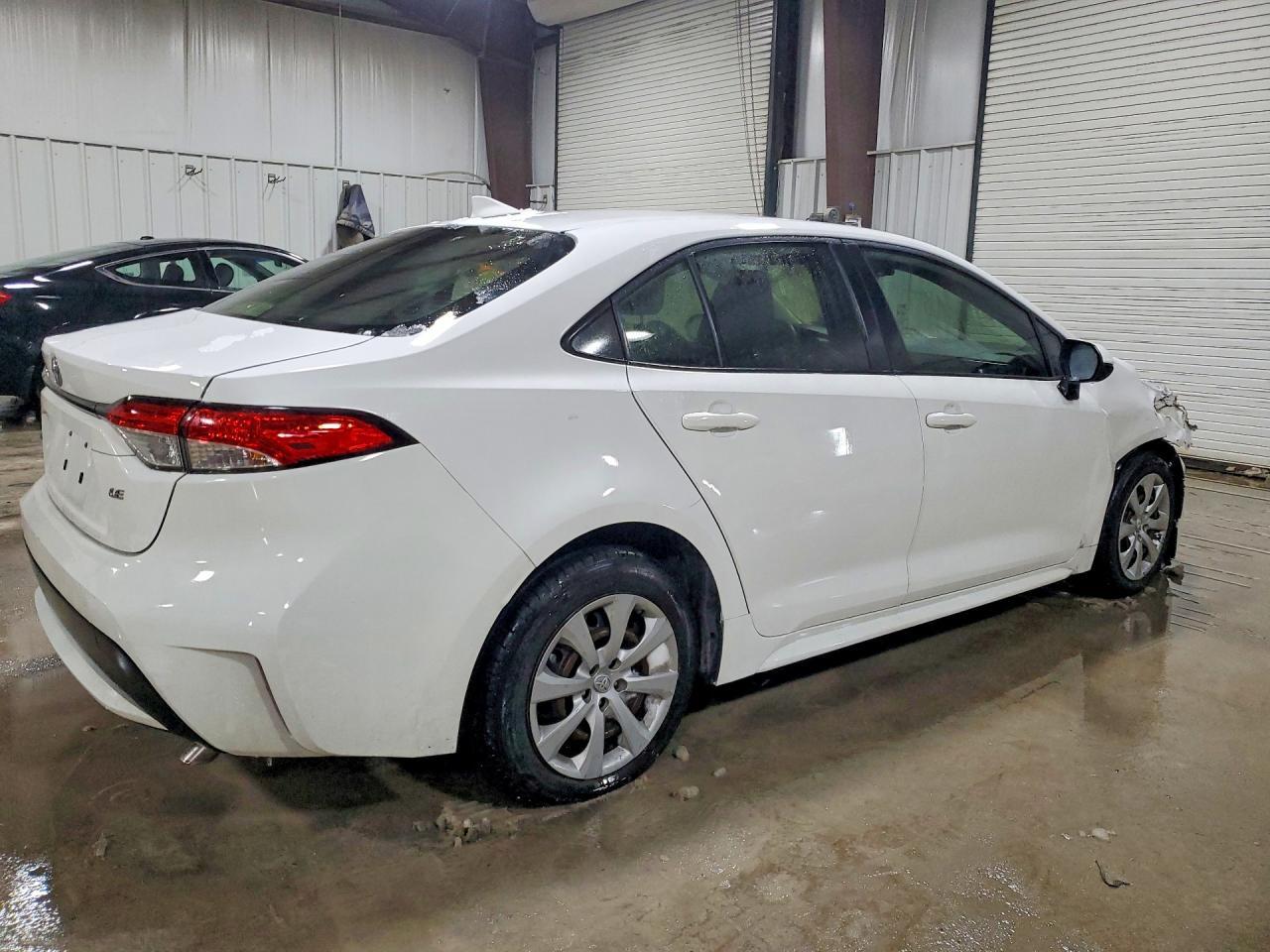 2021 Toyota Corolla Le - Фото 3