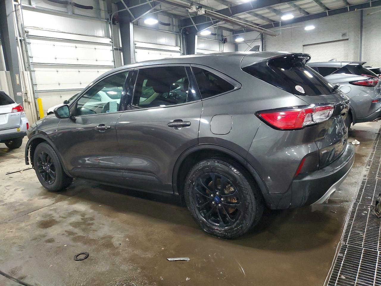 2020 Ford Escape Se Sport - Фото 2