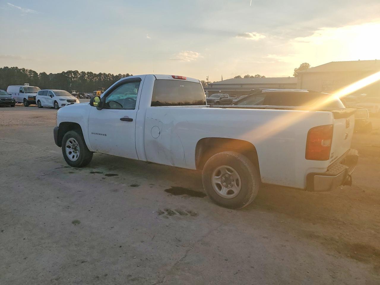 2012 Chevrolet Silverado C1500 - Image 2