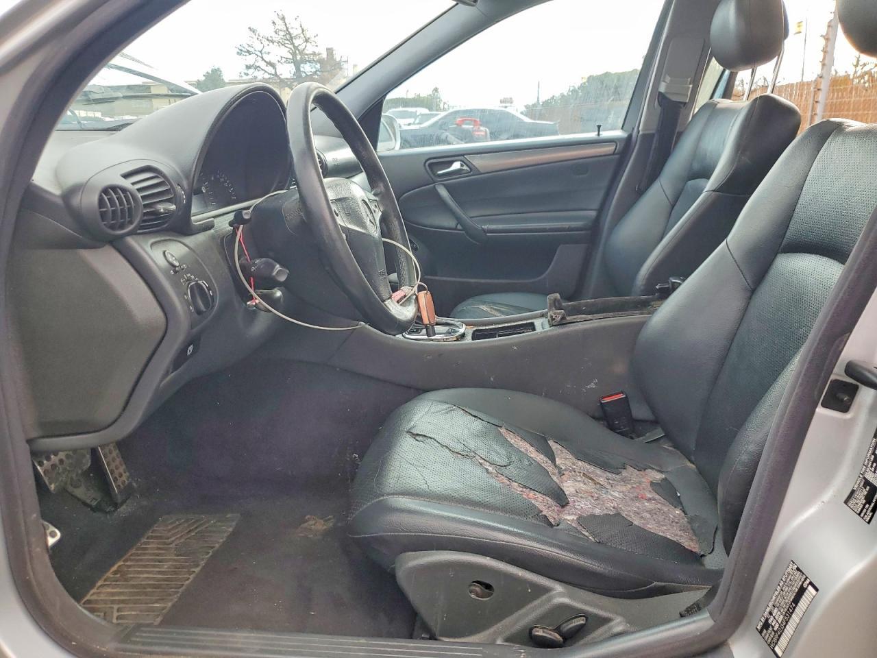 2004 Mercedes-Benz C 230K Sport Sedan - Фото 7