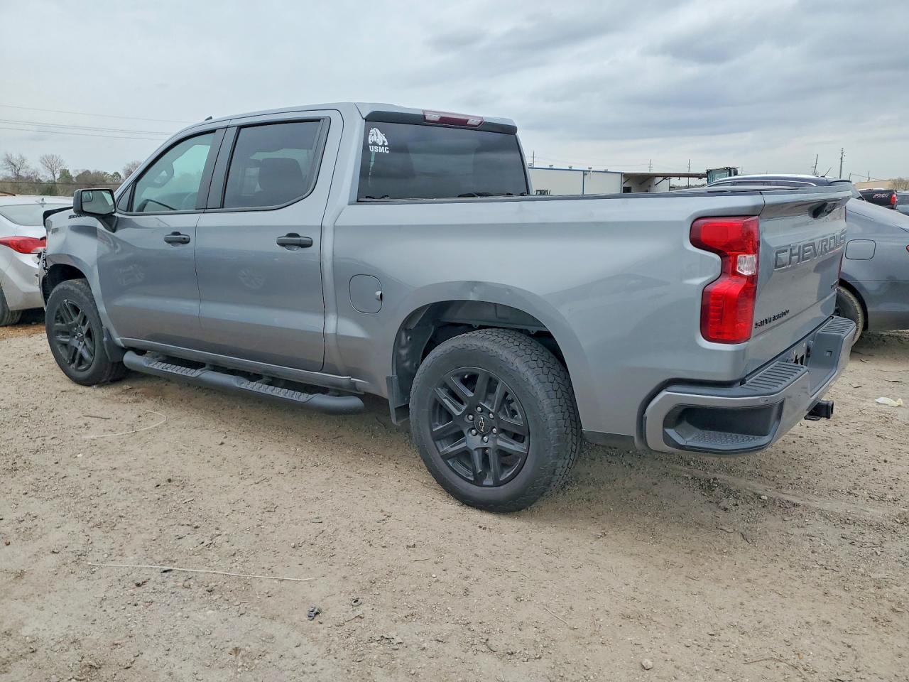 2024 Chevrolet Silverado C1500 Custom - Фото 2