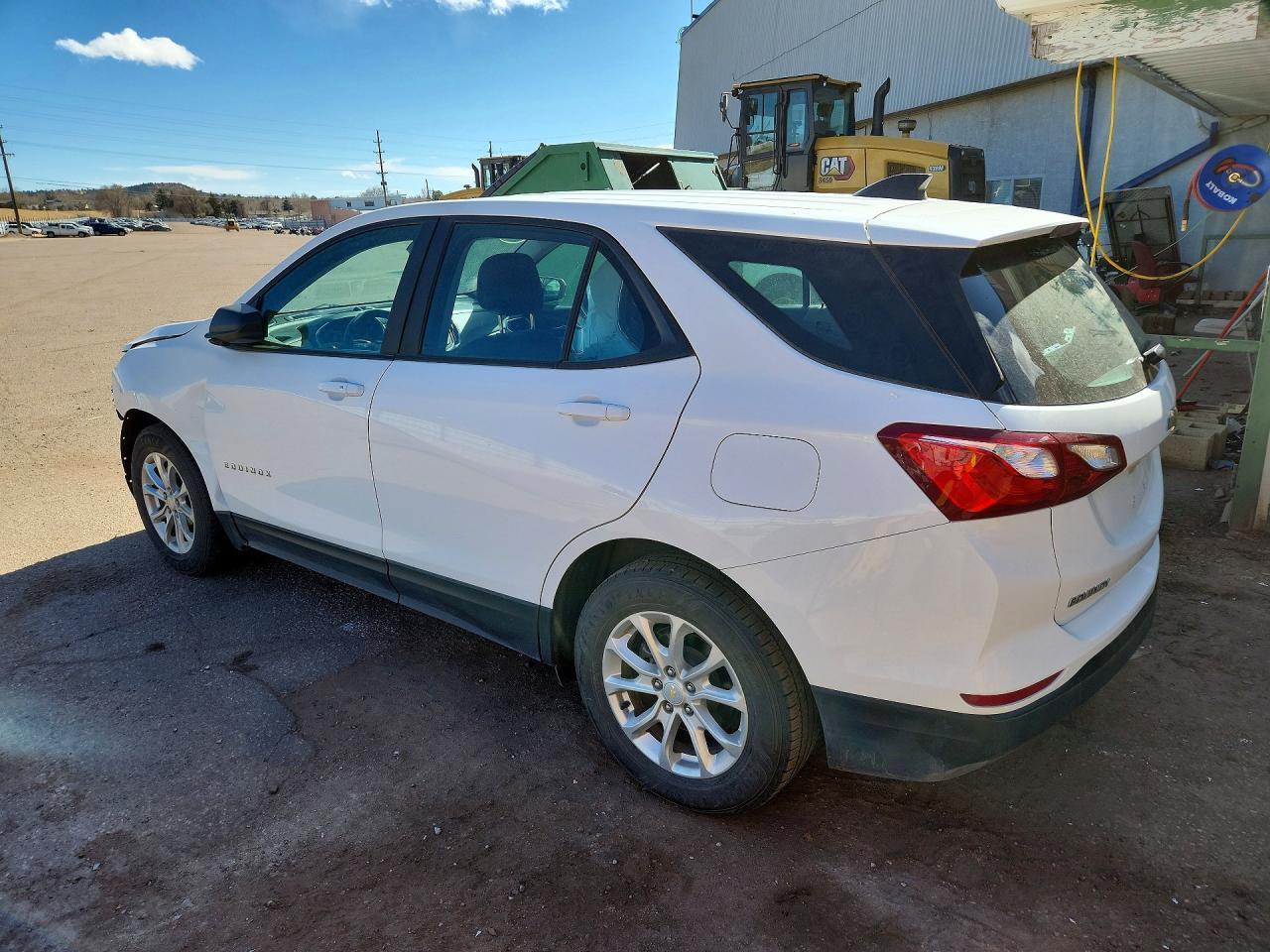 2021 Chevrolet Equinox Ls - Image 2