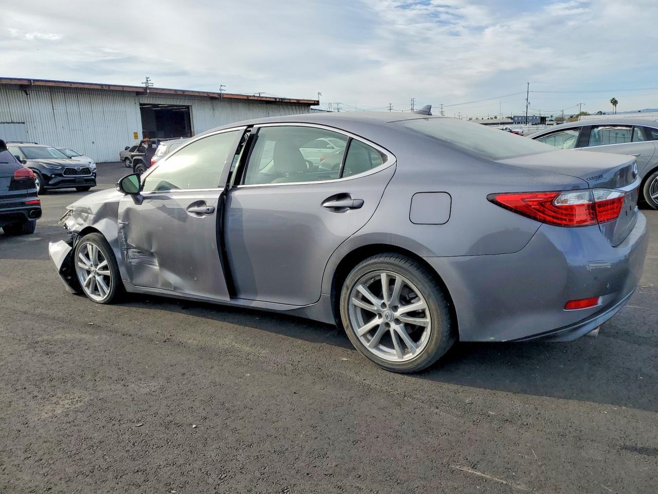 2014 Lexus Es 350 - Image 2