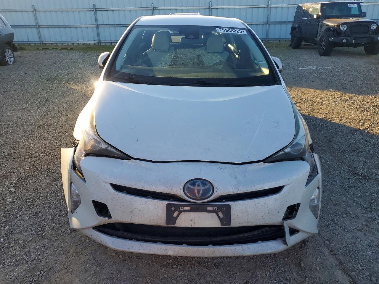 2016 Toyota Prius - Image 5
