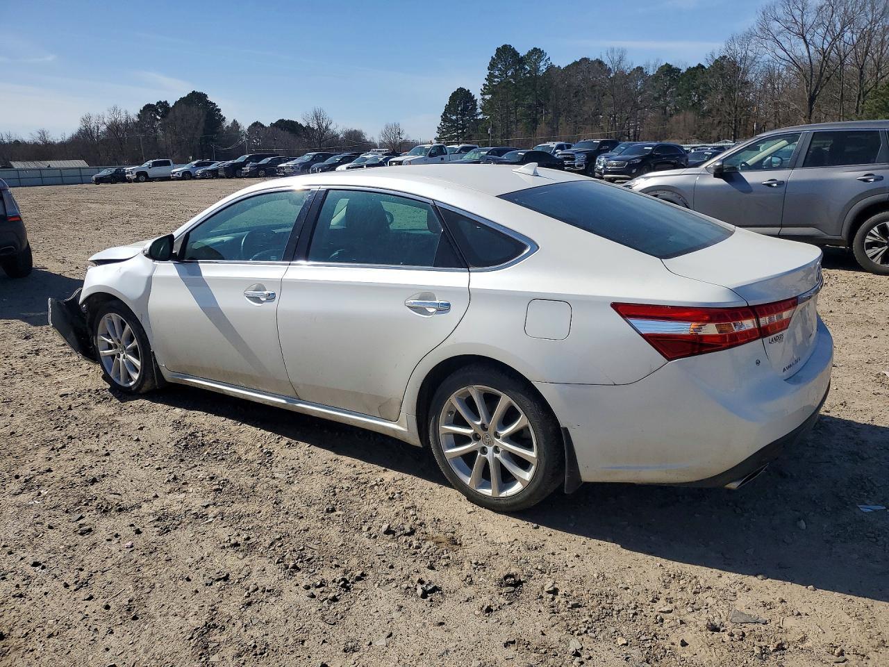 2014 Toyota Avalon Base - Image 2