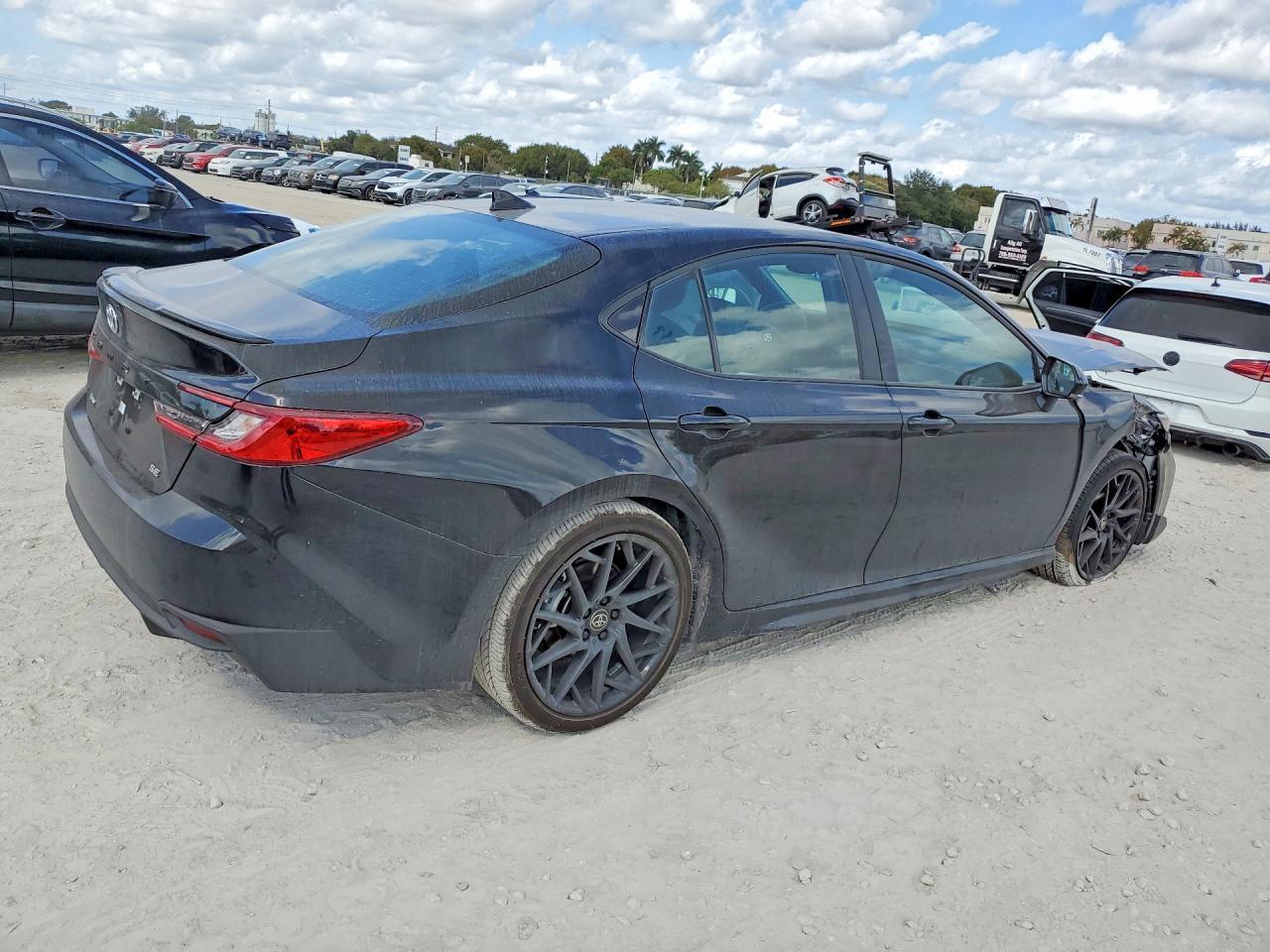 2026 Toyota Camry Se - Image 3