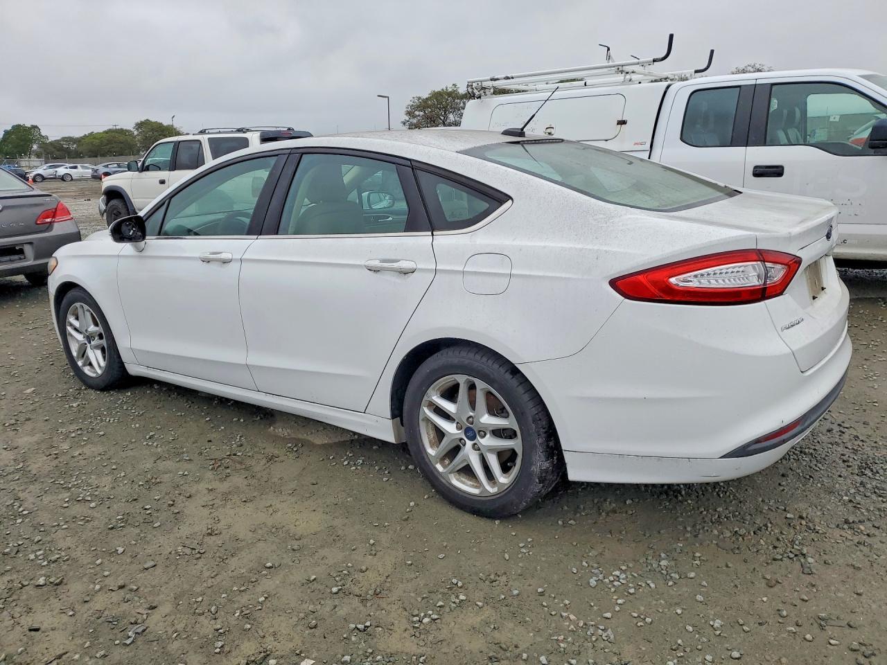 2015 Ford Fusion Se - Image 2