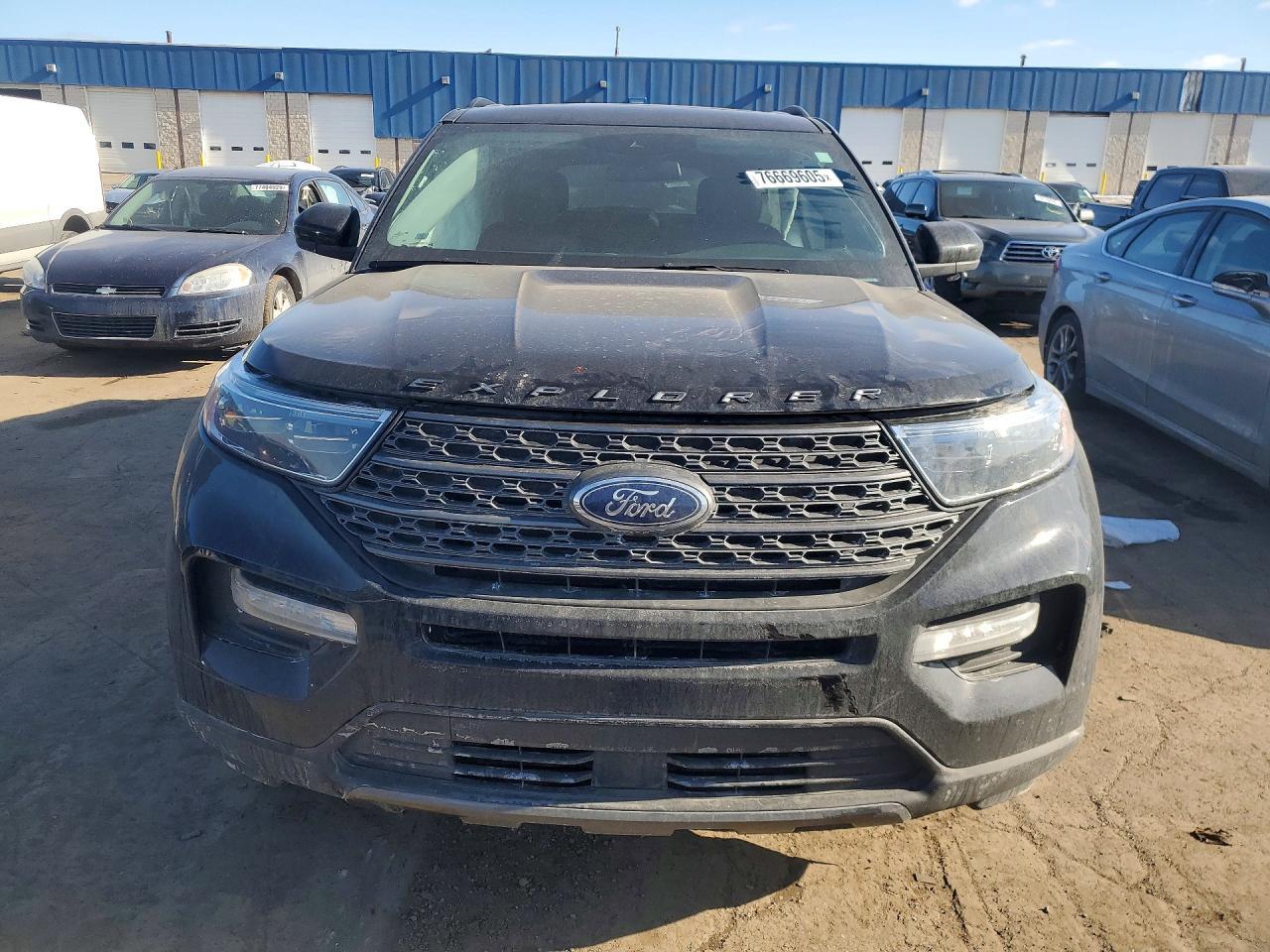 2022 Ford Explorer Xlt - Фото 5