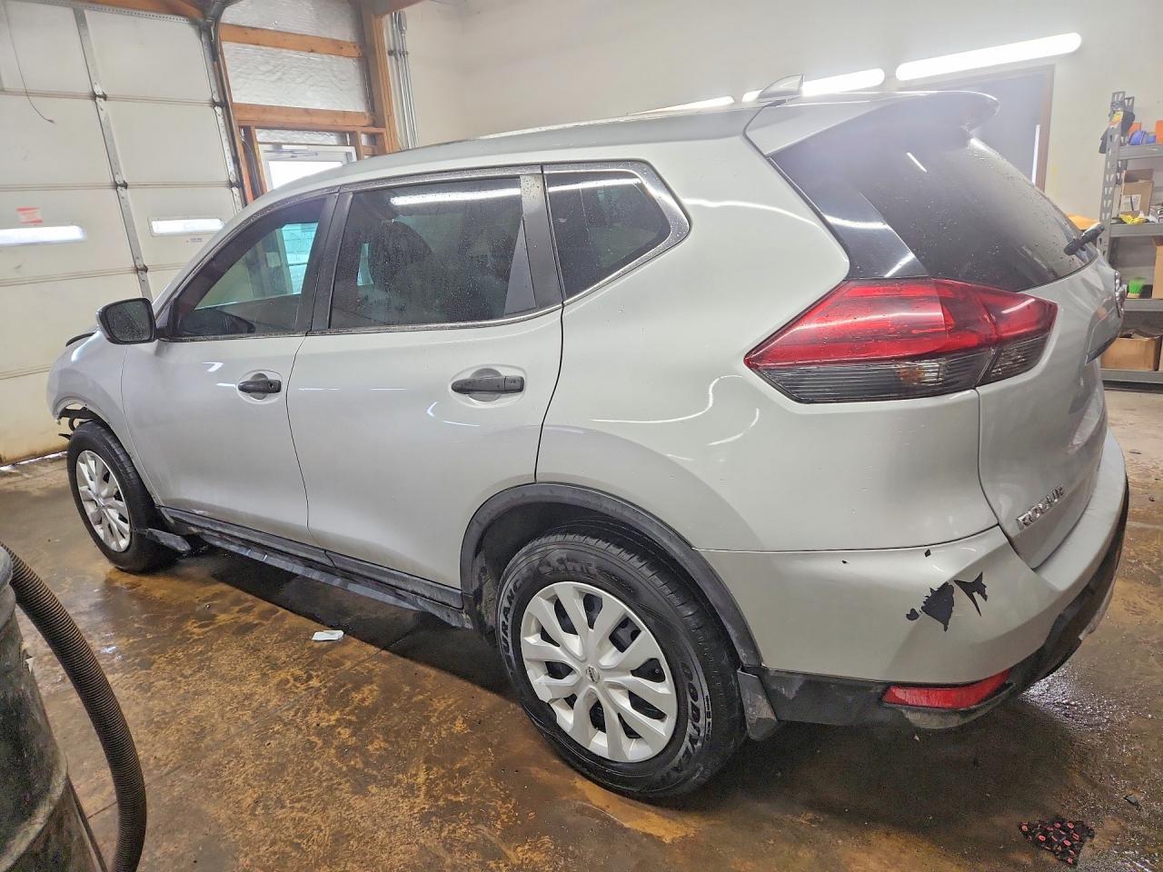 2020 Nissan Rogue S - Фото 2